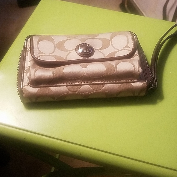 Coach signature canvas wristlet wallet - Picture 1 of 5